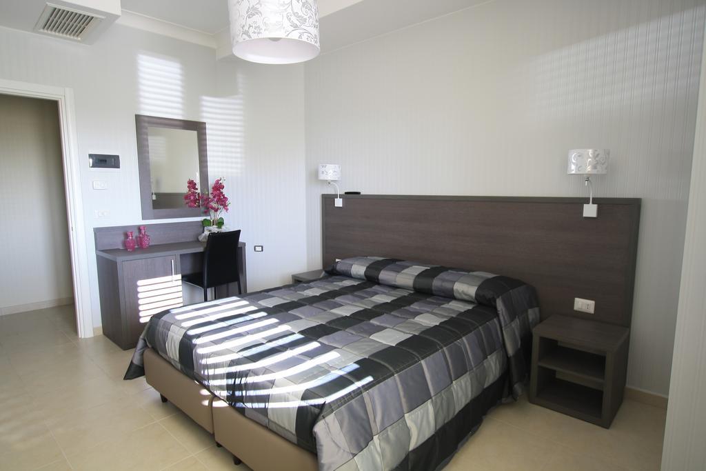 غرافينا إن بوليا B&B Colle Del Re الغرفة الصورة